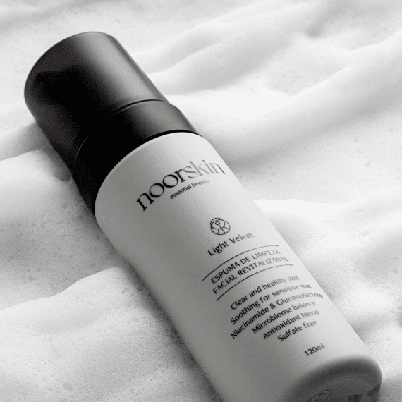Imagem da Fresh Start, a espuma facial de limpeza da Noorskin.