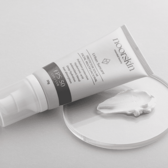Imagem do Urban Suncare, o protetor solar facial multifuncional da Noorskin.